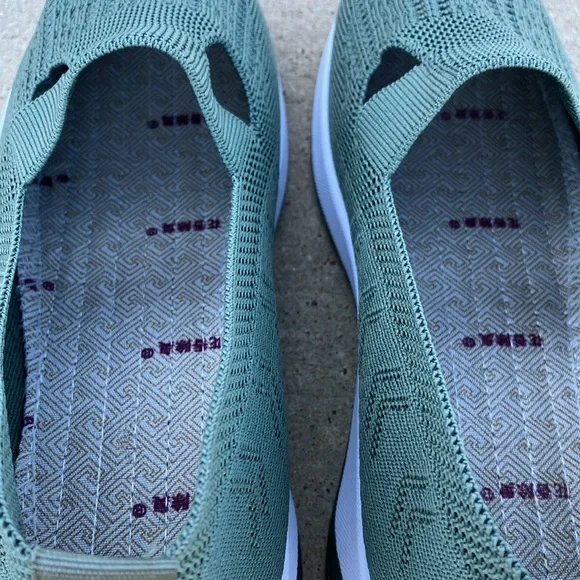 Green slip on size 9 - Picture 7 of 9